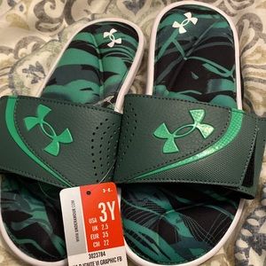 NWT 3Y Under Armour Slides